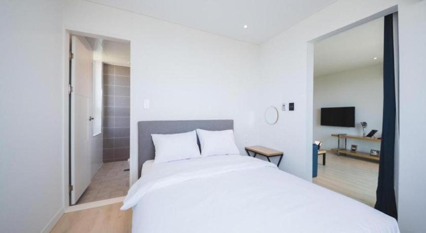 Sallys Jeju Hotel Eksteriør bilde